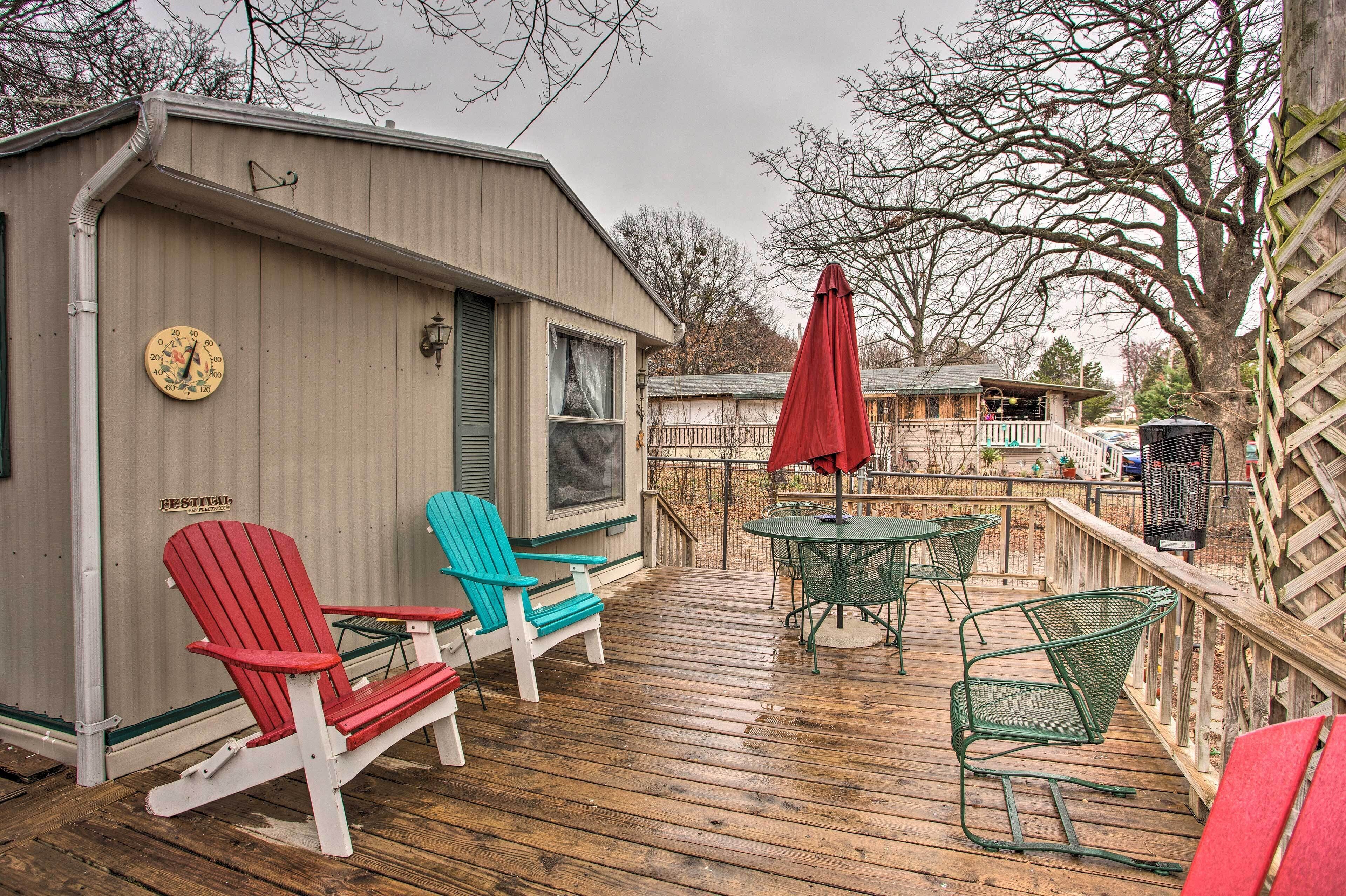 Pet Friendly Kingston Home w/ Deck & Fire Pit