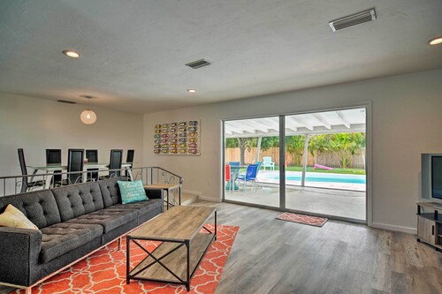 Sarasota Home w/ Large Backyard & Water Access
