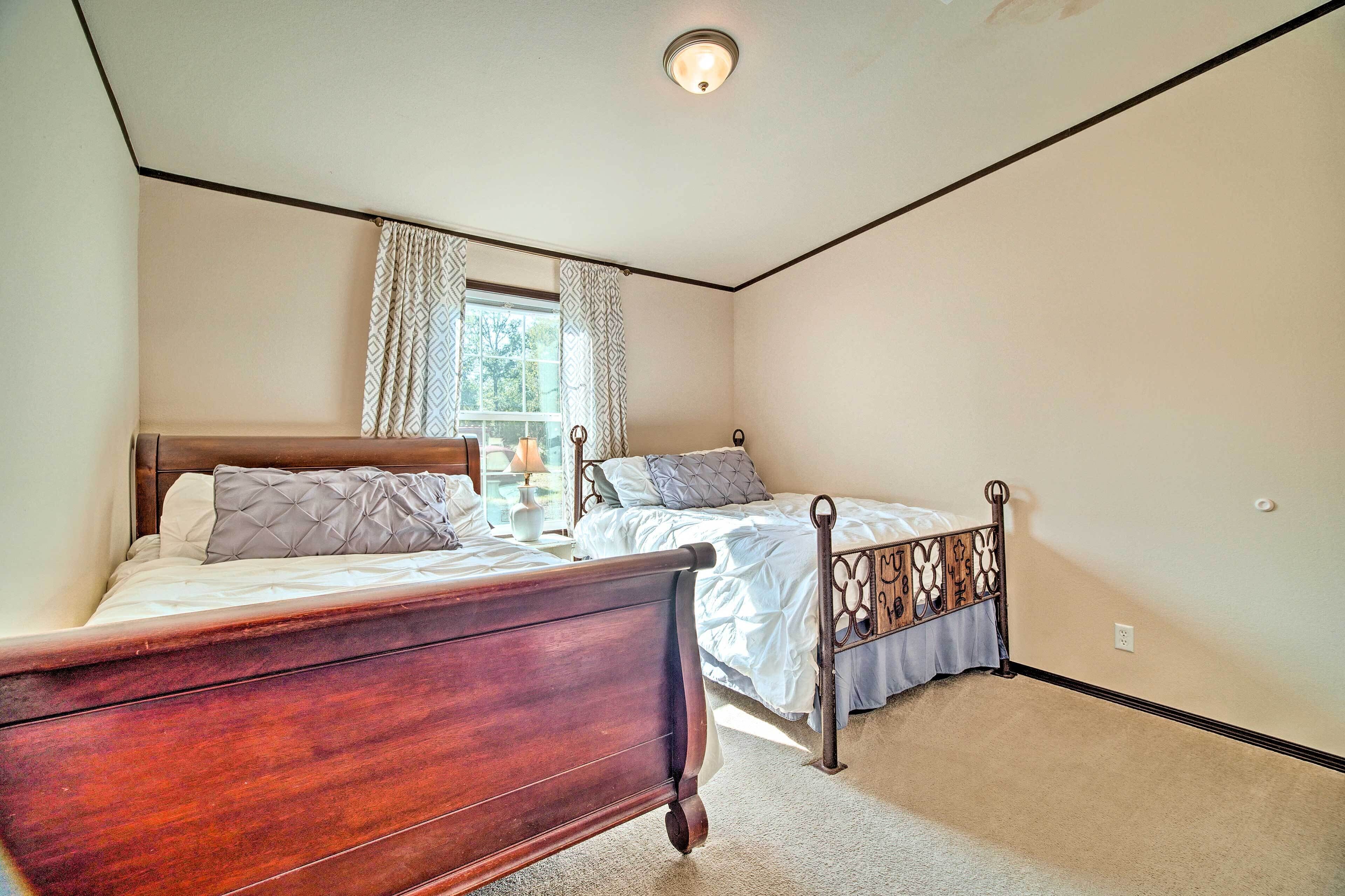 House (5 Bedrooms) | Interior