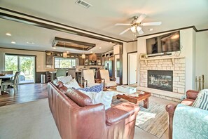 House (5 Bedrooms) | Interior - Calm Retreat w/ Ponds ~ 12 Mi to Somerville Lake (Somerville)