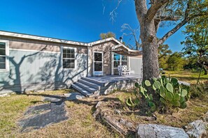 House (5 Bedrooms) | Interior - Calm Retreat w/ Ponds ~ 12 Mi to Somerville Lake (Somerville)