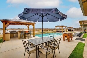 House (2 Bedrooms) | Interior - Hot Tub & Sauna: Lakefront Wichita Falls Home! (Wichita Falls)