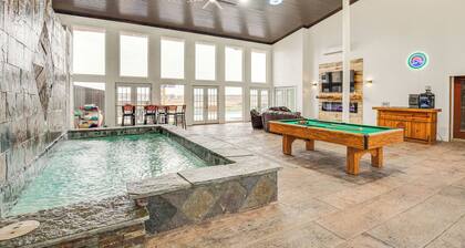 Hot Tub & Sauna: Lakefront Wichita Falls Home!