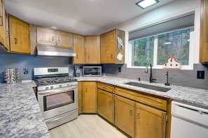 House (2 Bedrooms) | Interior