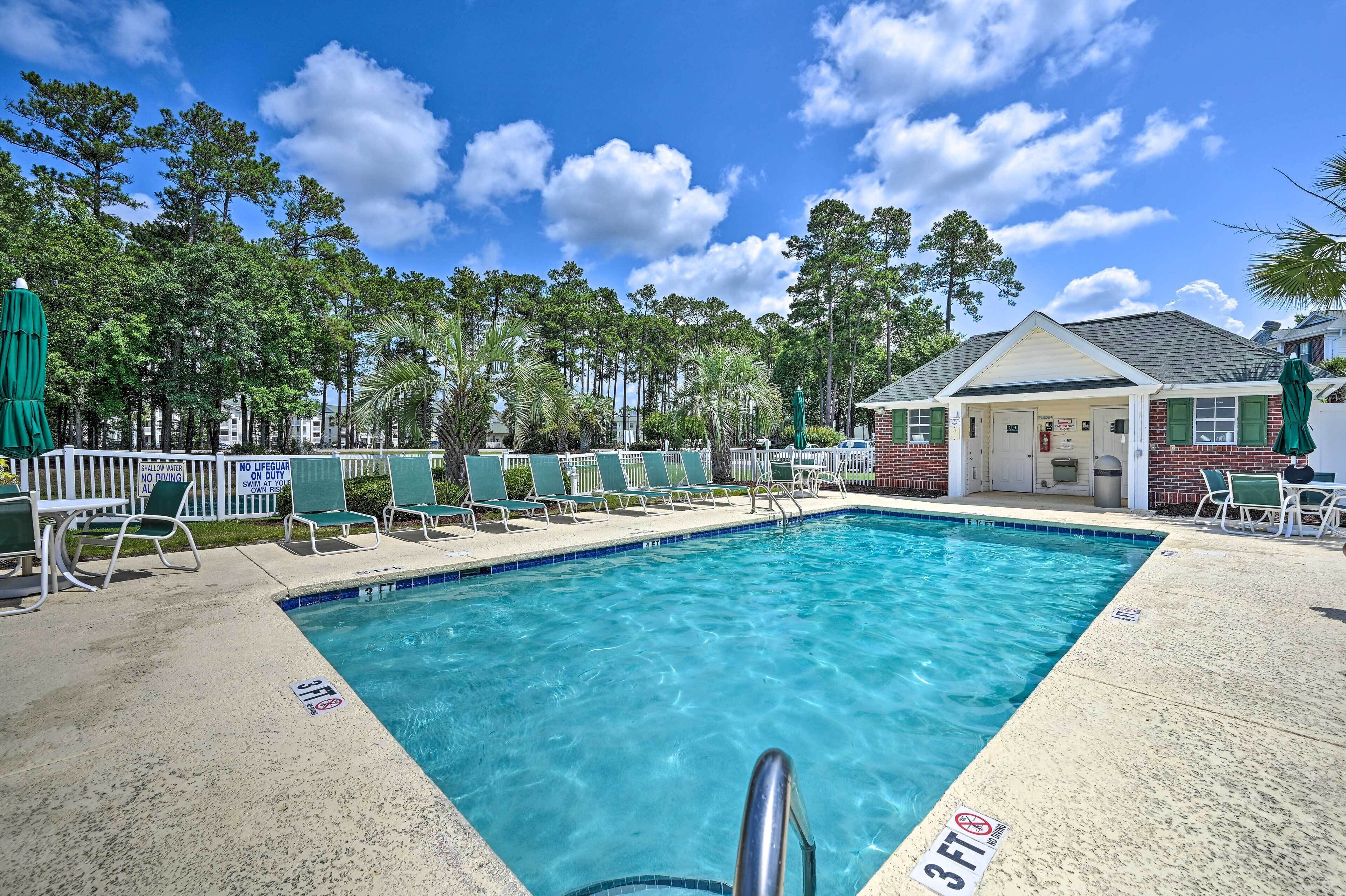 Myrtle Beach Resort Condo: On-site Golf!