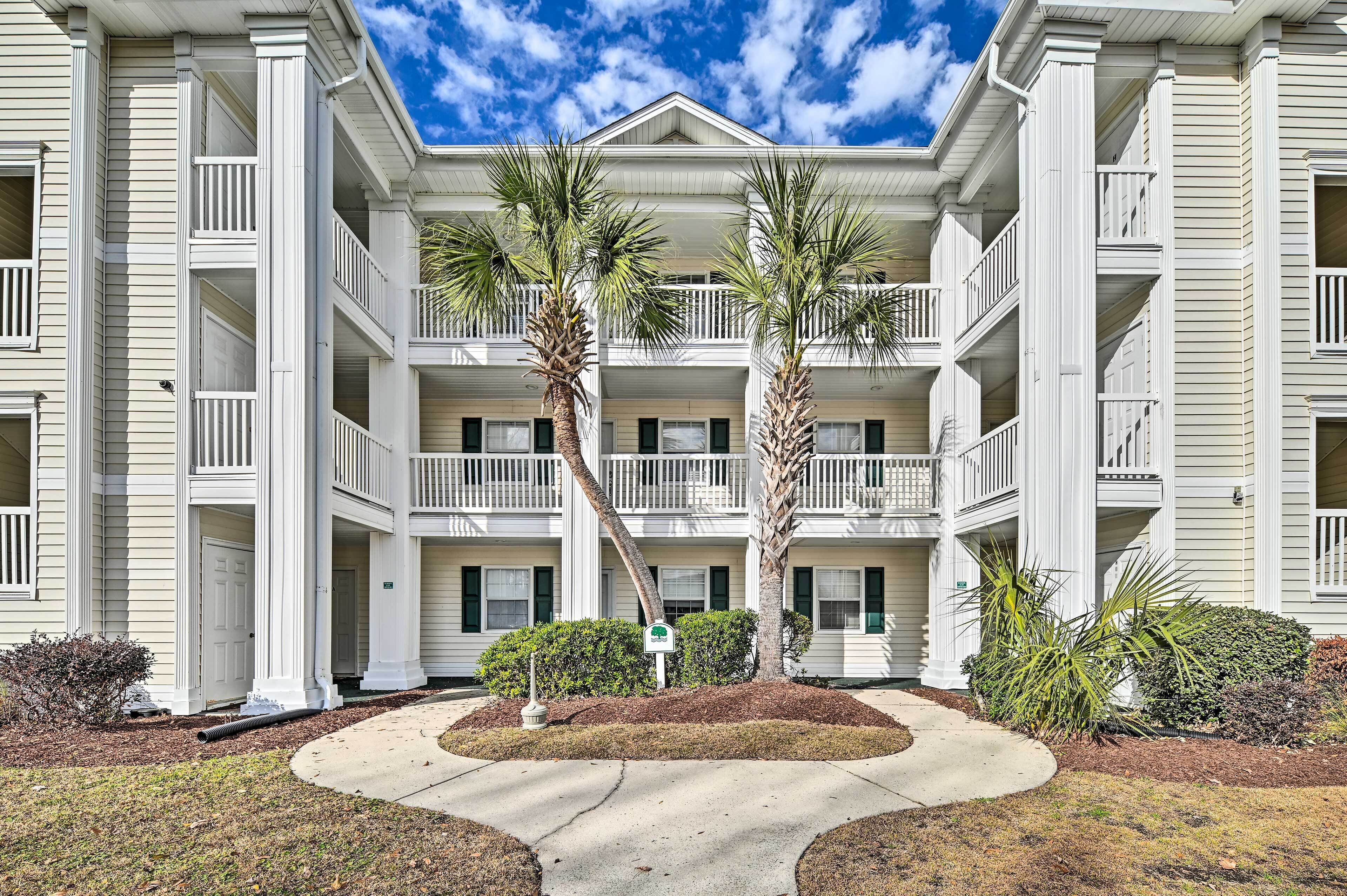 Myrtle Beach Resort Condo: On-site Golf!