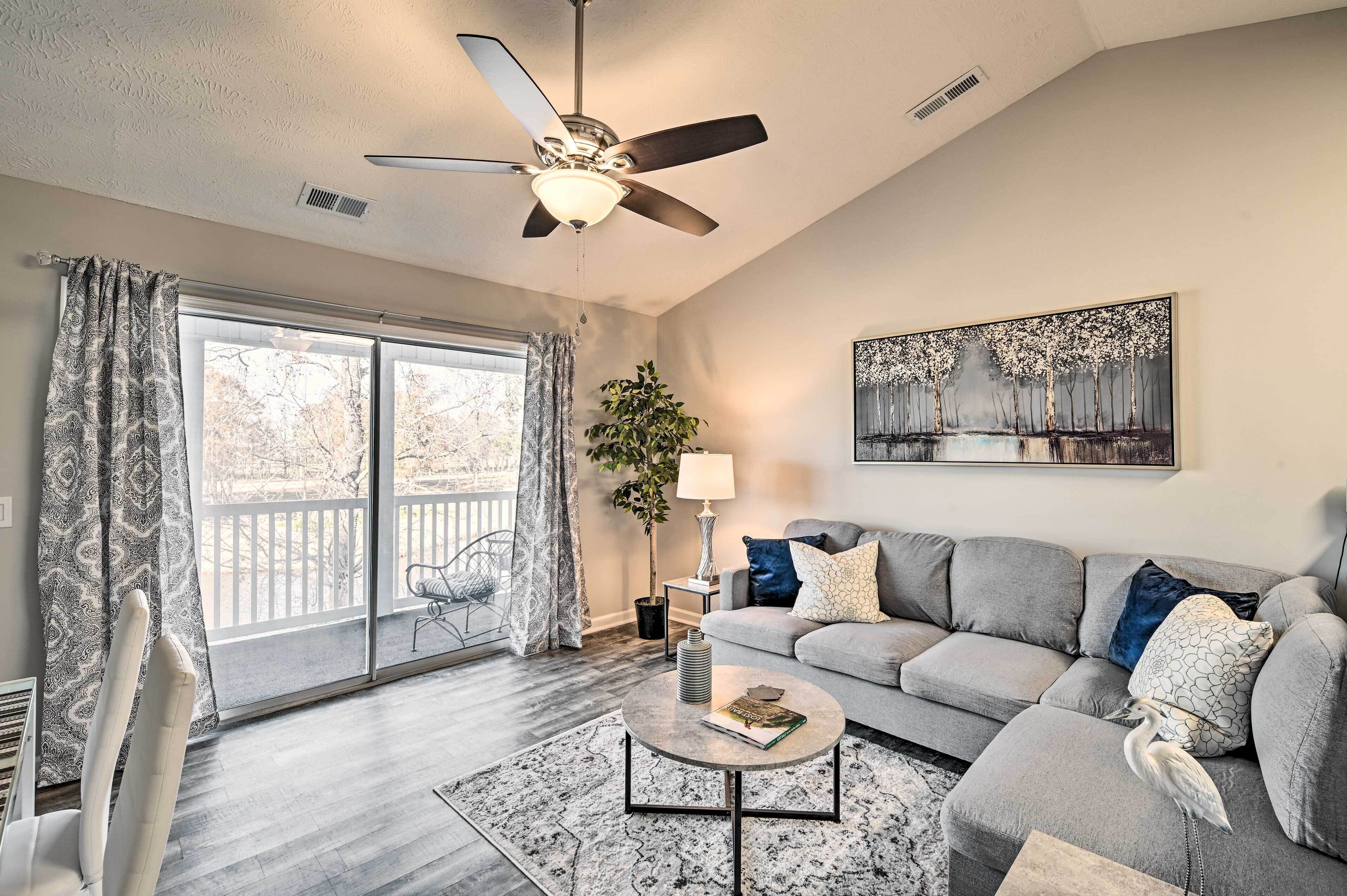 Myrtle Beach Resort Condo: On-site Golf!