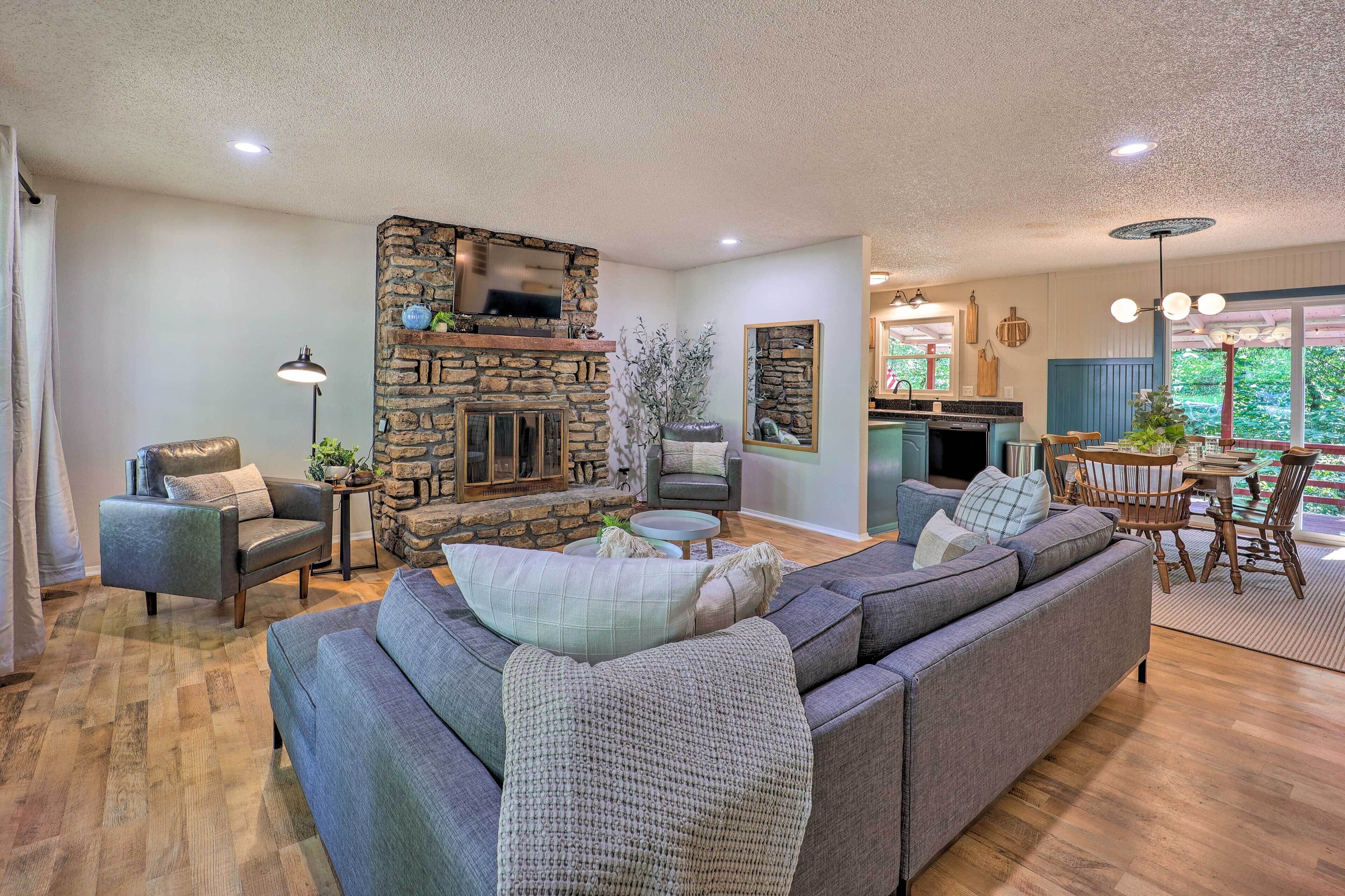 House (3 Bedrooms) | Living area | Fireplace