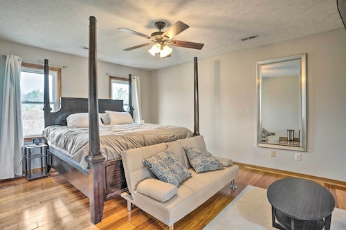 Richmond Area Home w/ Game Room & Patio!