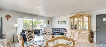 10 Mi to Dtwn Ocala: Dog-friendly Home w/ Fire Pit