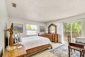 House (3 Bedrooms) | Interior - 10 Mi to Dtwn Ocala: Dog-friendly Home w/ Fire Pit (Ocala)