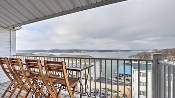 Apartment (3 Bedrooms) | Front of property