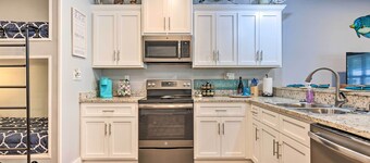 Dauphin Island Retreat: 2 Blocks to Beach!