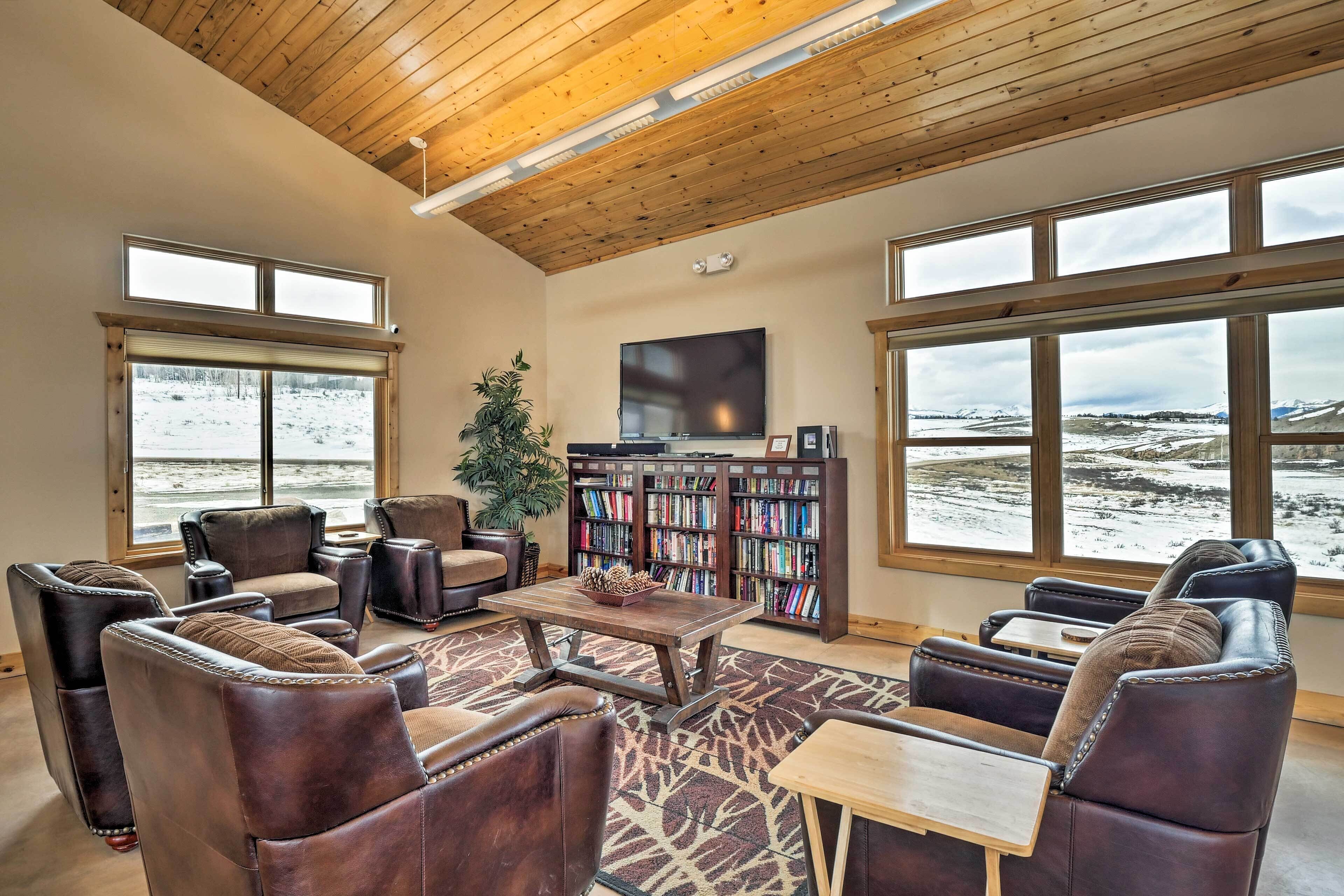 Como Retreat w/ Mountain Views: Near Hiking Trails