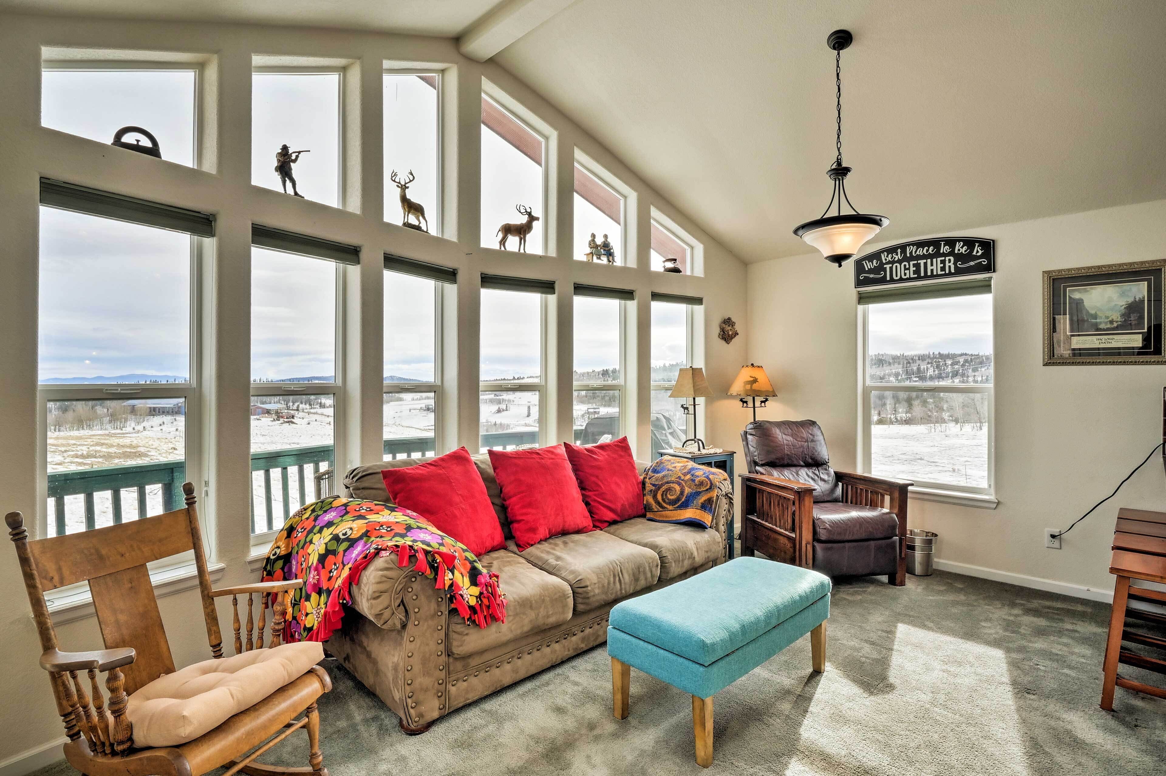 Como Retreat w/ Mountain Views: Near Hiking Trails