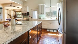 منزل (4 Bedrooms) | المنشأة من الداخل