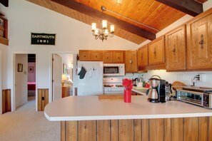 Apartment (3 Bedrooms) | Interior - Mountaintop Condo w/ Great Mt Washington View (Glen)