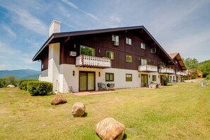 Apartment (3 Bedrooms) | Front of property