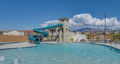 Patio, Games & Pool Access: Washington Gem!