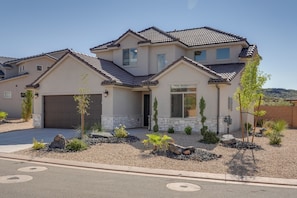 House (4 Bedrooms) | Interior - Hike, Golf, Unwind Poolside! Washington Home (Washington)