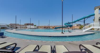 Hike & Golf: Washington Home w/ Hot Tub Access