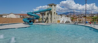 Hike & Golf: Washington Home w/ Hot Tub Access