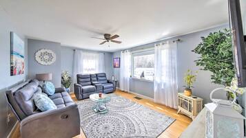 House (2 Bedrooms) | Interior