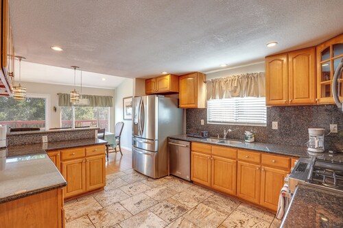 Vallejo Home w/ Spacious Deck, Hot Tub & Views