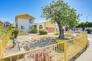 House (4 Bedrooms) | Interior - Vallejo Home w/ Spacious Deck, Hot Tub & Views (Vallejo)