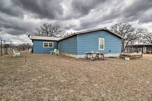 House (2 Bedrooms) | Interior - Welcoming Tow Home ~ 1 Mi to Lake Buchanan! (Tow)