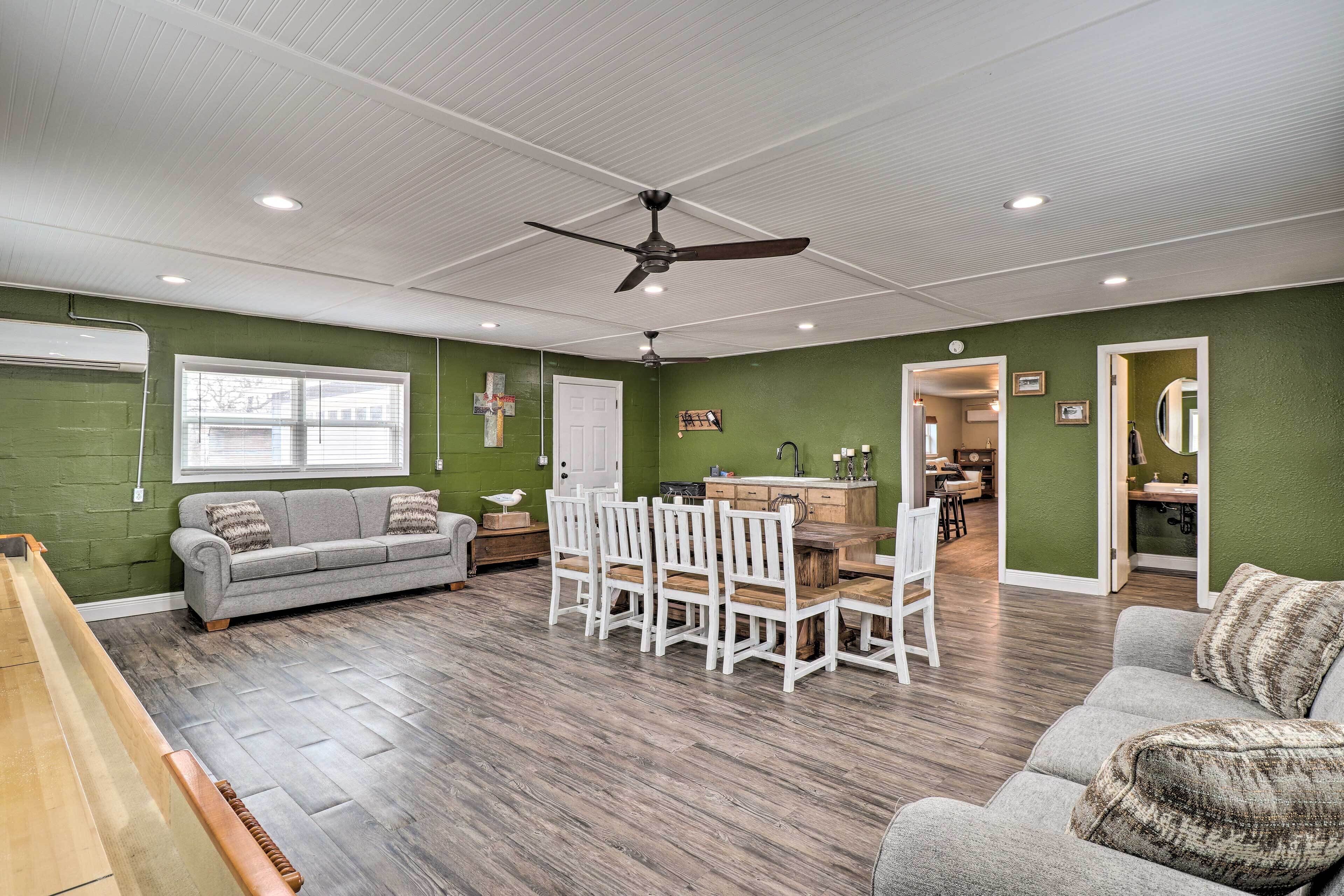 House (2 Bedrooms) | Interior