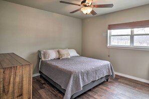 Interior - Welcoming Tow Home ~ 1 Mi to Lake Buchanan! (Tow)