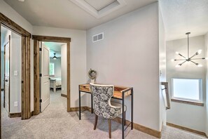 Apartment (3 Bedrooms) | Interior - 1 Mi to Downtown Loveland: Cozy Getaway! (Loveland)