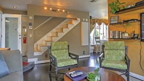 Interior - Unique Long Beach House w/ Patio, Grill & Balcony (Long Beach)