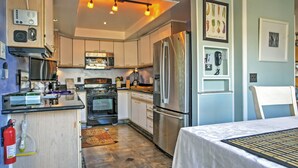 Interior - Unique Long Beach House w/ Patio, Grill & Balcony (Long Beach)