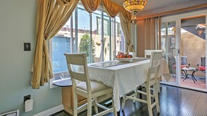 Interior - Unique Long Beach House w/ Patio, Grill & Balcony (Long Beach)