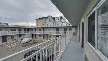 Apartment (0 Bedroom) | Interior