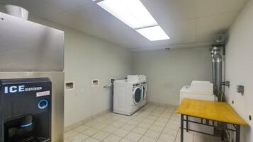 Apartment (0 Bedroom) | Interior