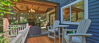 Beautiful Wine Country Home w/ Hot Tub & Lake View