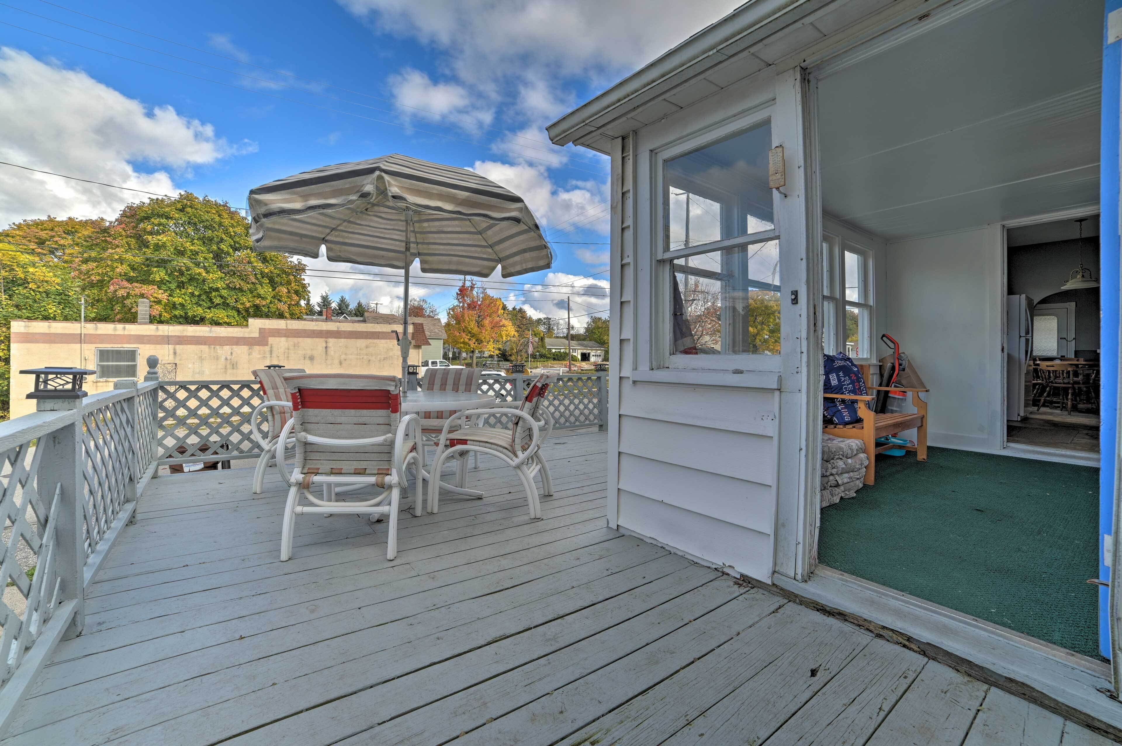 Manistee House w/ Deck, Fire Pit & Sunroom!