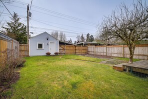 House (2 Bedrooms) | Interior - Charming Tacoma Vacation Home w/ Fenced Yard (Tacoma)