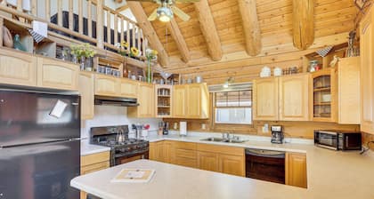 Cottonwood Cabin w/ Private On-site Fly Fishing!