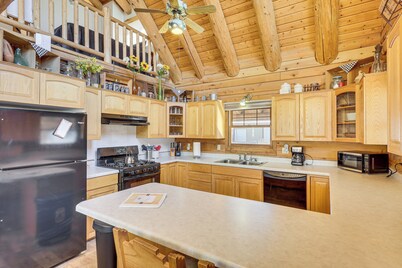 Cottonwood Cabin w/ Private On-site Fly Fishing!