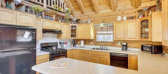Cottonwood Cabin w/ Private On-site Fly Fishing!