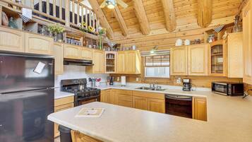 House (2 Bedrooms) | Interior