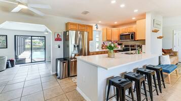 House (3 Bedrooms) | Interior