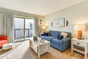 Villa (2 Bedrooms) | Interior - Walk to Beach: Villa w/ Balcony in Hilton Head! (Hilton Head Island)