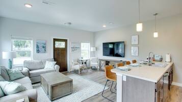 Apartment (2 Bedrooms) | Front of property