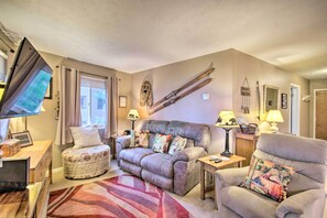 Apartment (1 Bedroom) | Interior - Ski-in Ski-out Condo w/ Balcony & Slope Views! (Nellysford)
