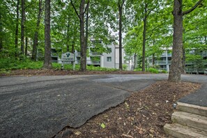 Apartment (1 Bedroom) | Interior - Ski-in Ski-out Condo w/ Balcony & Slope Views! (Nellysford)